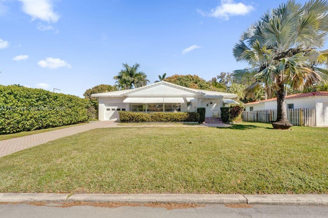 Activo con contrato: $685,000 (2 camas, 2 baños, 1466 Pies cuadrados)