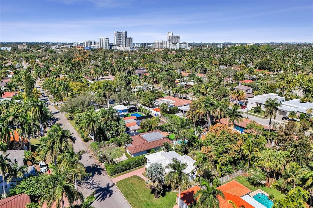 Activo con contrato: $685,000 (2 camas, 2 baños, 1466 Pies cuadrados)
