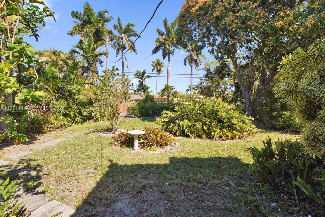 Activo con contrato: $685,000 (2 camas, 2 baños, 1466 Pies cuadrados)