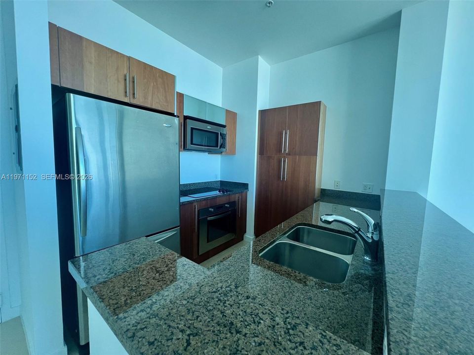На продажу: $425,000 (1 спален, 1 ванн, 734 Квадратных фут)