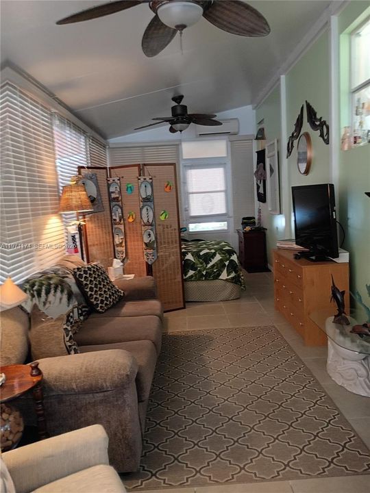 For Sale: $360,000 (1 beds, 1 baths, 367 Square Feet)