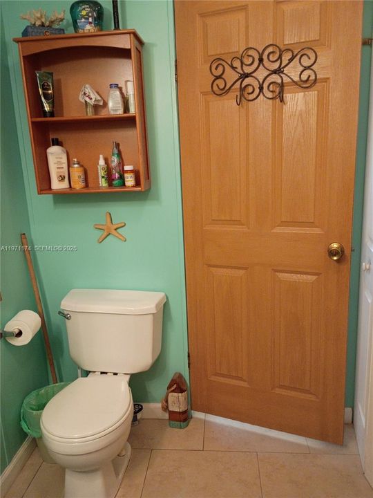 For Sale: $360,000 (1 beds, 1 baths, 367 Square Feet)
