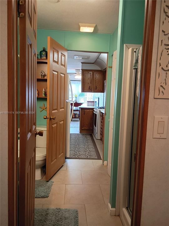 For Sale: $360,000 (1 beds, 1 baths, 367 Square Feet)