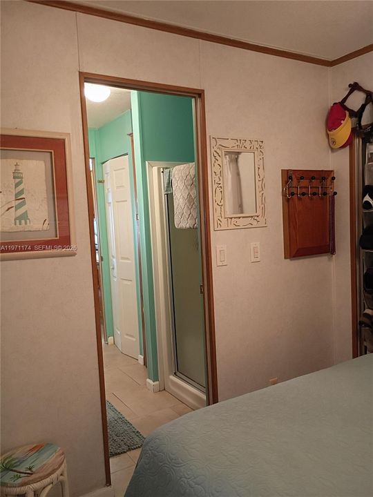 For Sale: $360,000 (1 beds, 1 baths, 367 Square Feet)