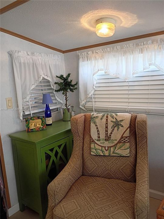 For Sale: $360,000 (1 beds, 1 baths, 367 Square Feet)