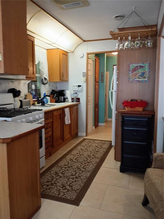 For Sale: $360,000 (1 beds, 1 baths, 367 Square Feet)
