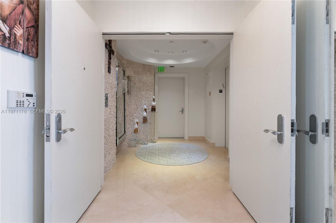 Active With Contract: $4,195,000 (4 beds, 5 baths, 2871 Square Feet)