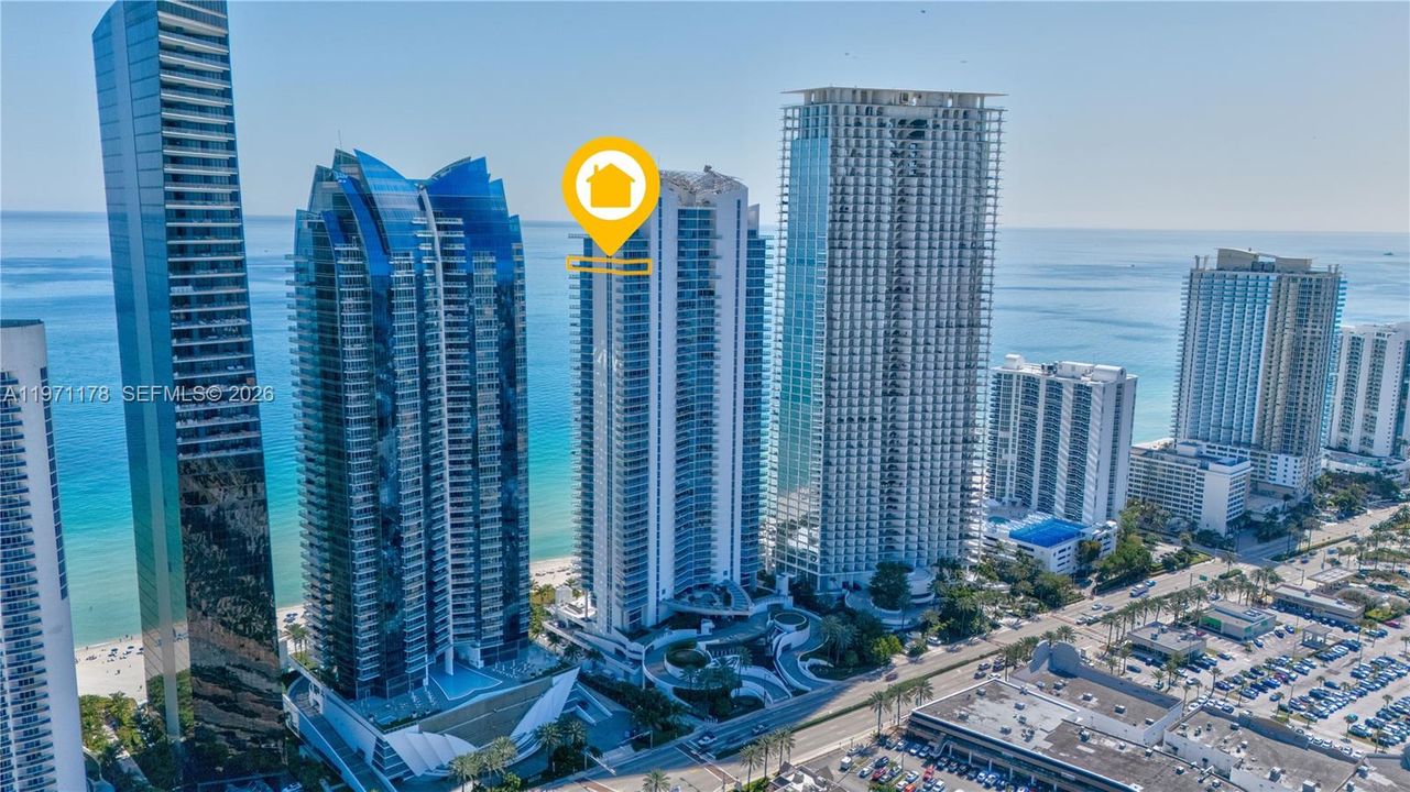 Active With Contract: $4,195,000 (4 beds, 5 baths, 2871 Square Feet)
