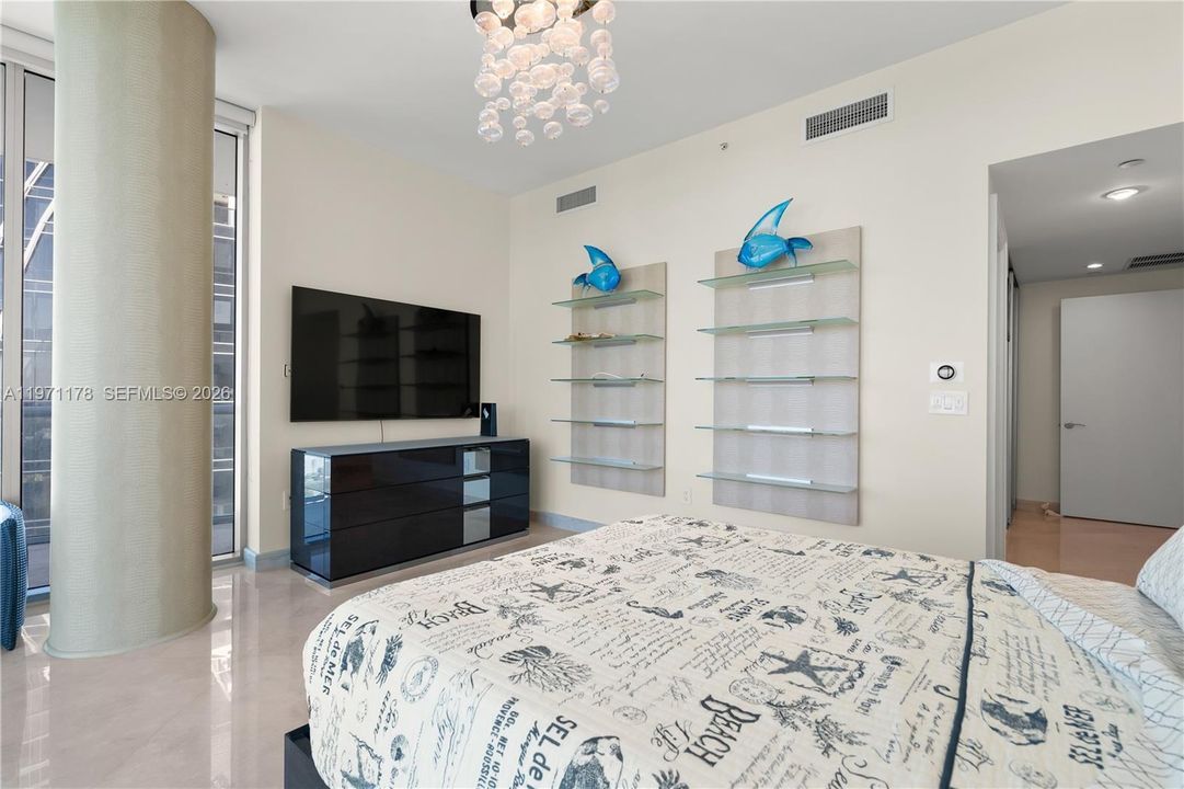 Active With Contract: $4,195,000 (4 beds, 5 baths, 2871 Square Feet)
