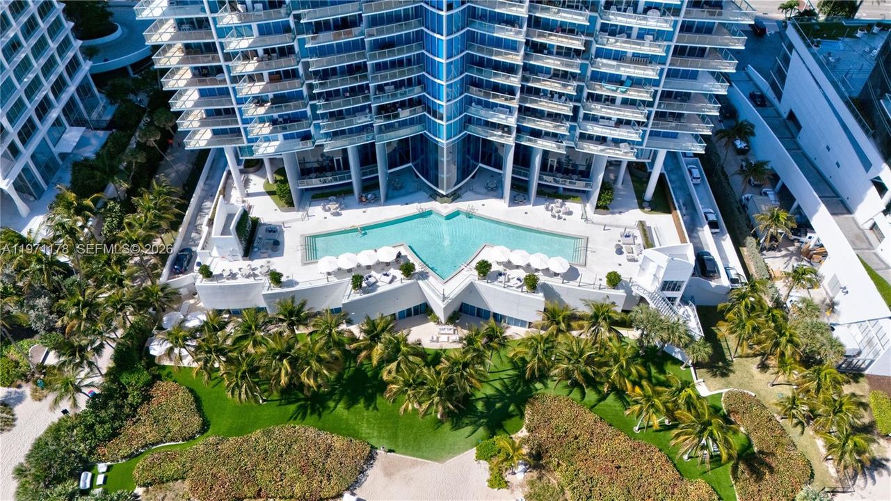 Active With Contract: $4,195,000 (4 beds, 5 baths, 2871 Square Feet)