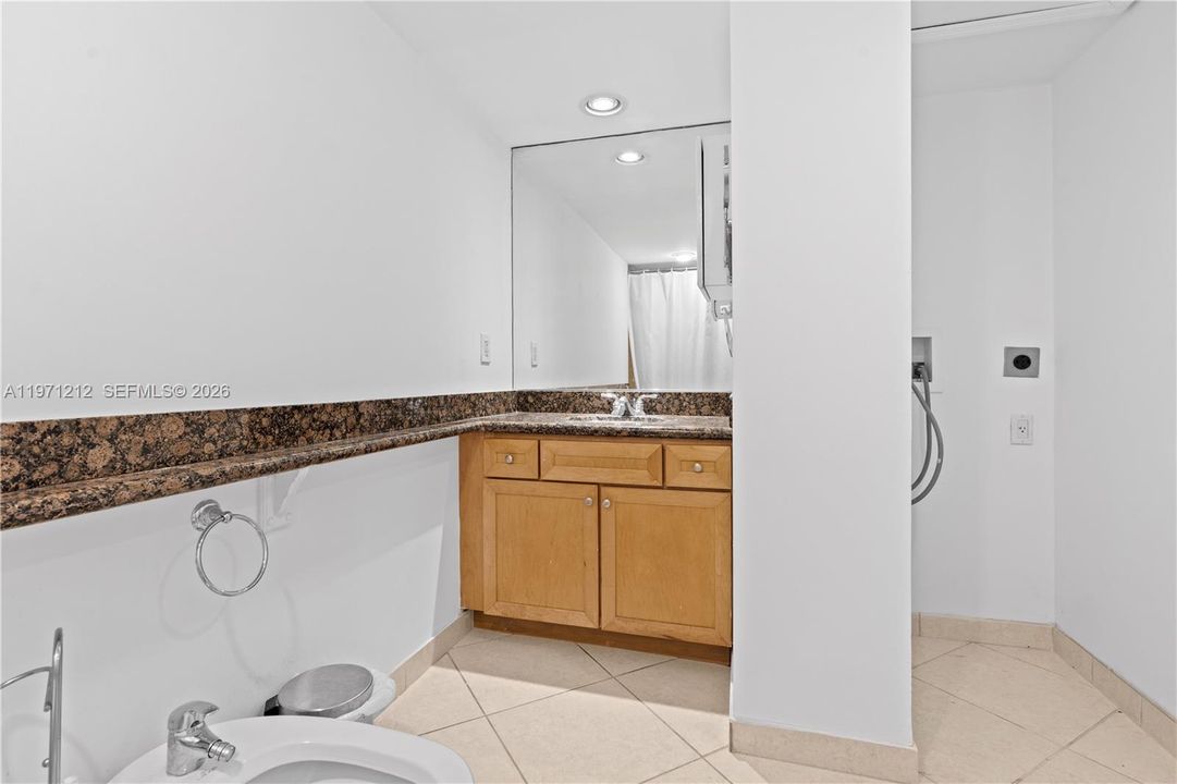 For Sale: $539,000 (2 beds, 2 baths, 1190 Square Feet)