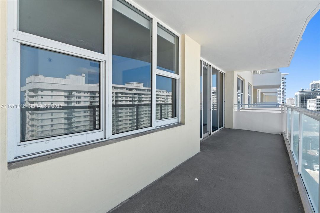 For Sale: $539,000 (2 beds, 2 baths, 1190 Square Feet)