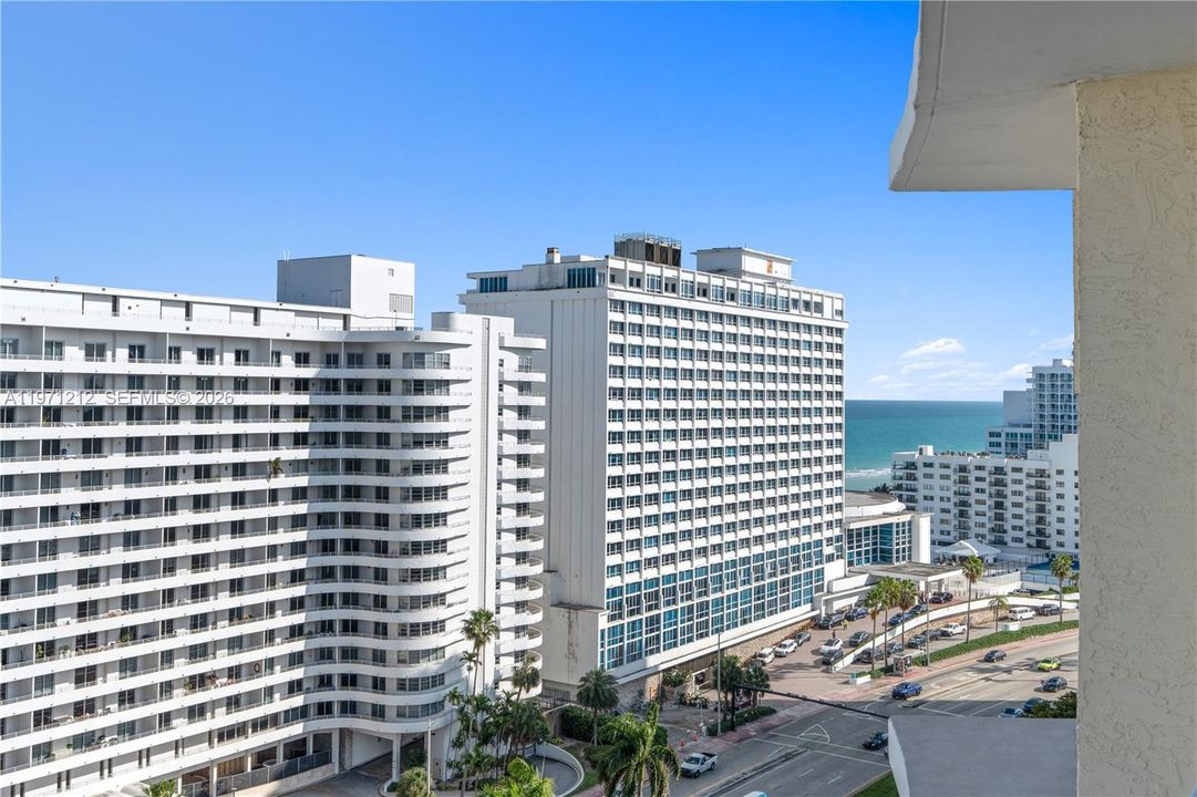 For Sale: $539,000 (2 beds, 2 baths, 1190 Square Feet)