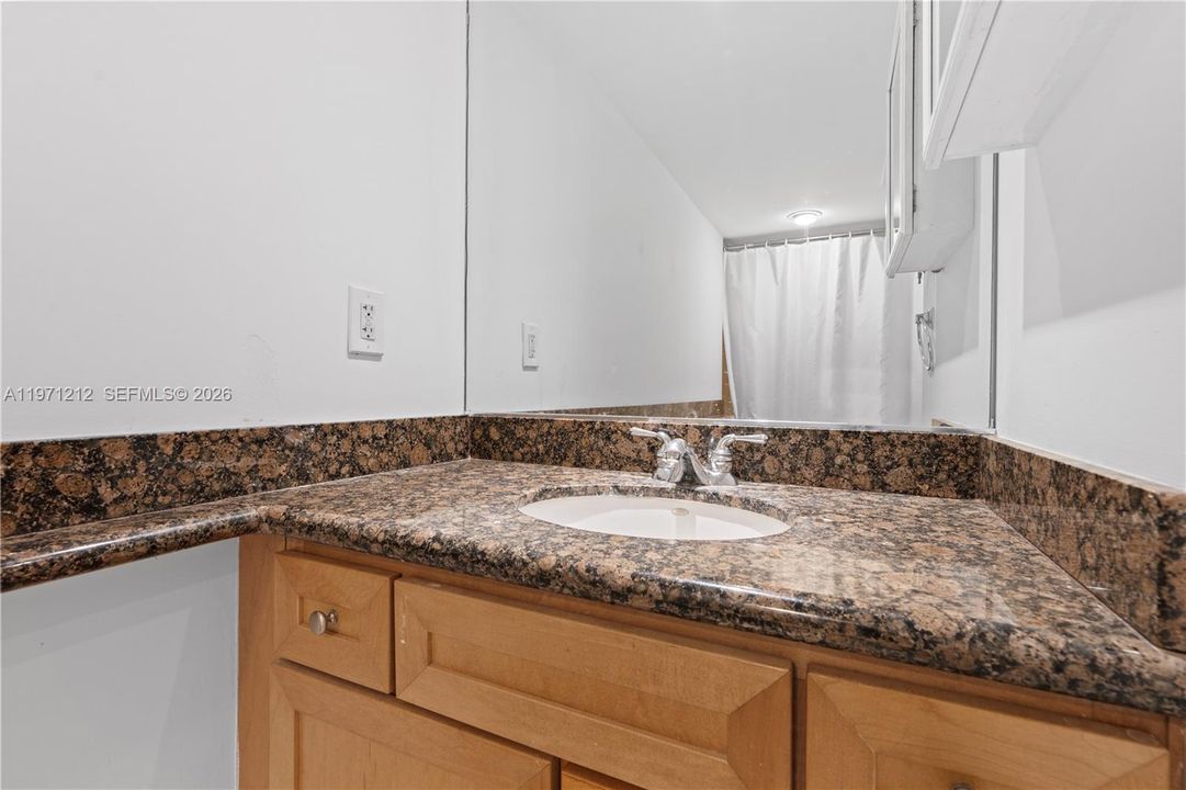 For Sale: $539,000 (2 beds, 2 baths, 1190 Square Feet)