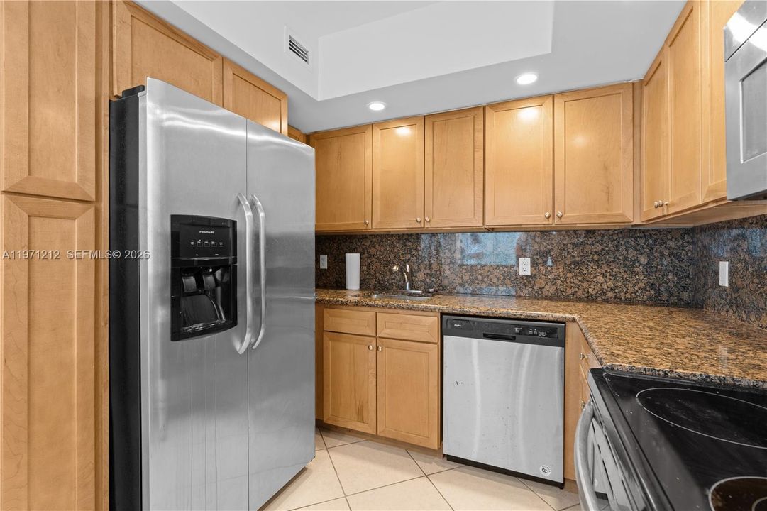 For Sale: $539,000 (2 beds, 2 baths, 1190 Square Feet)