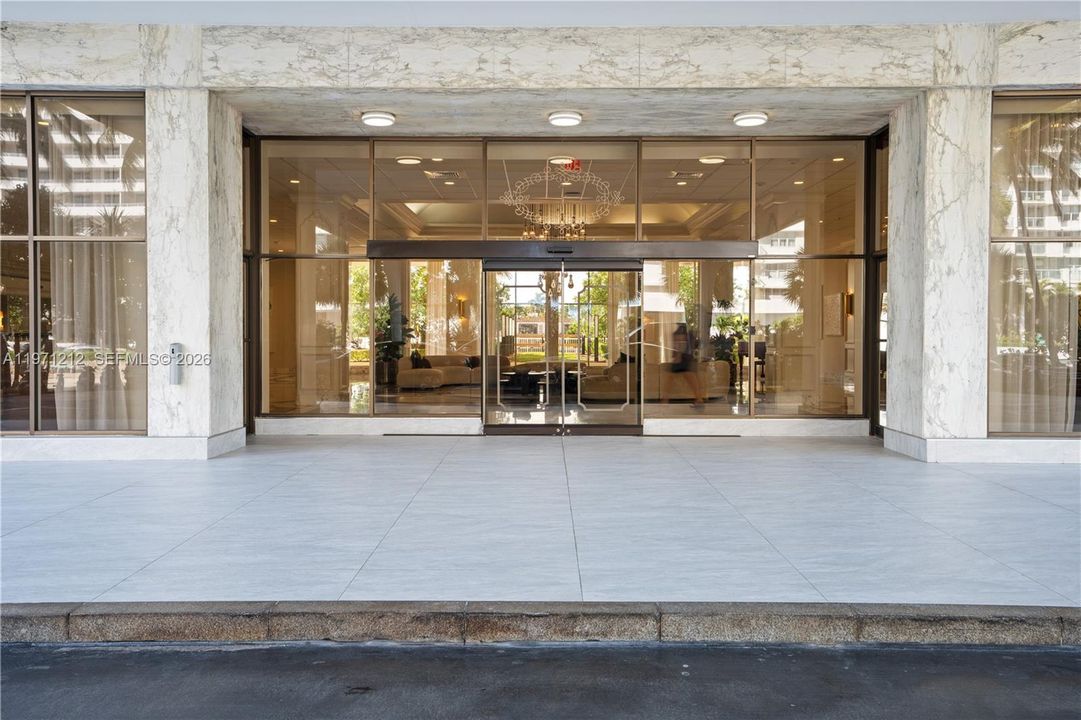 For Sale: $539,000 (2 beds, 2 baths, 1190 Square Feet)