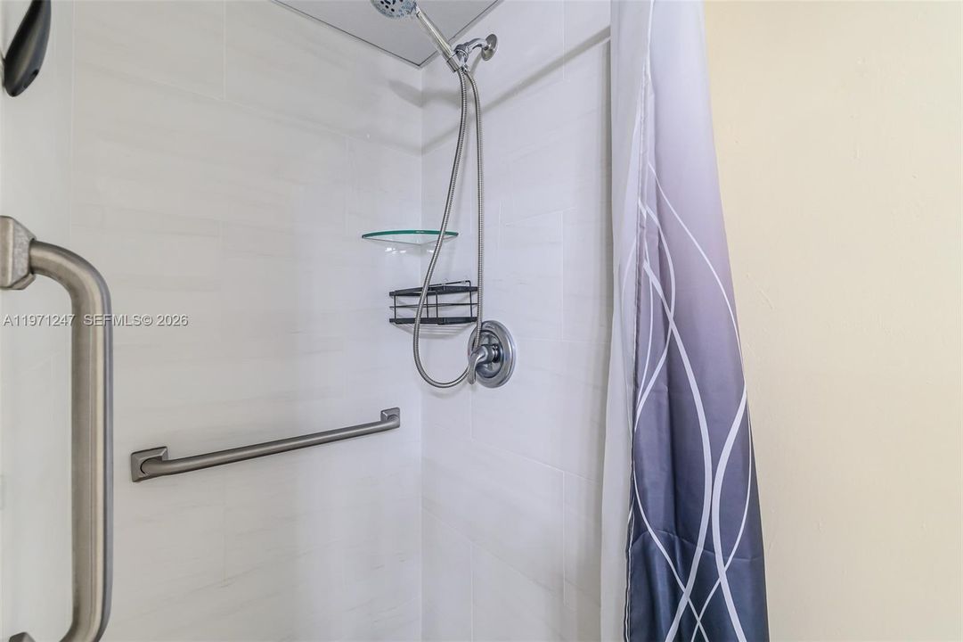 For Sale: $89,500 (2 beds, 2 baths, 880 Square Feet)