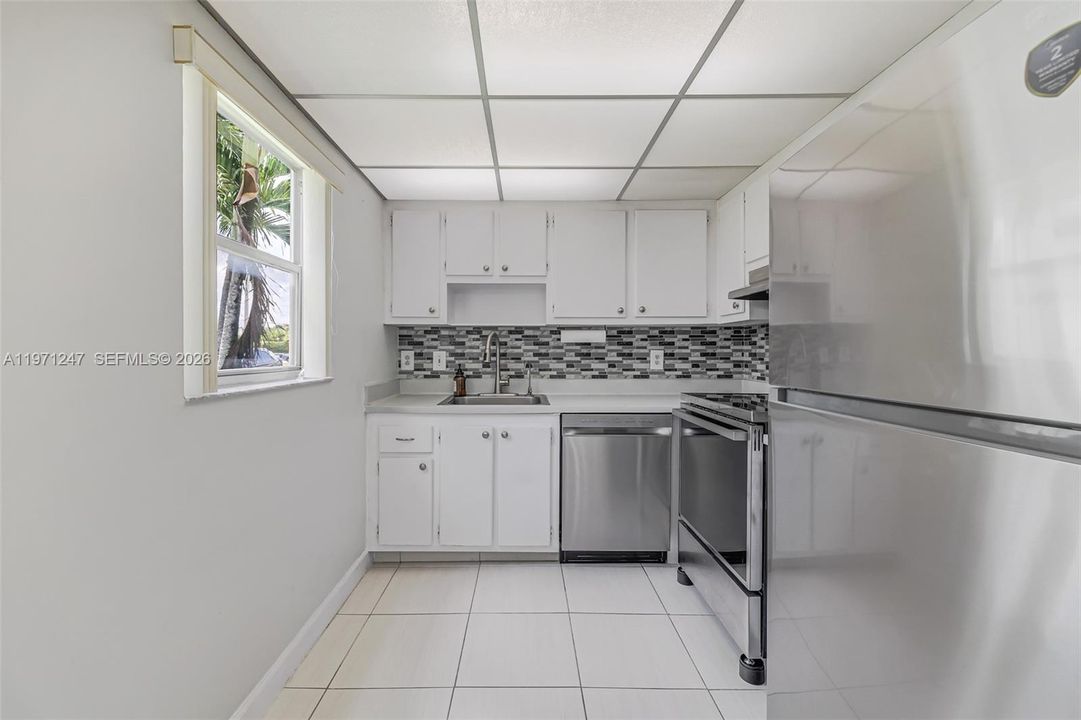 For Sale: $89,500 (2 beds, 2 baths, 880 Square Feet)
