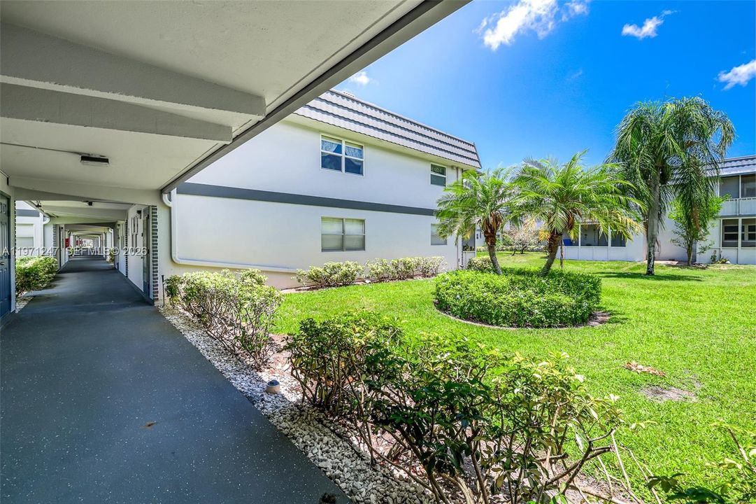 For Sale: $89,500 (2 beds, 2 baths, 880 Square Feet)