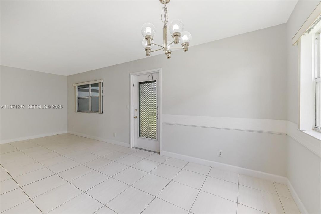For Sale: $89,500 (2 beds, 2 baths, 880 Square Feet)