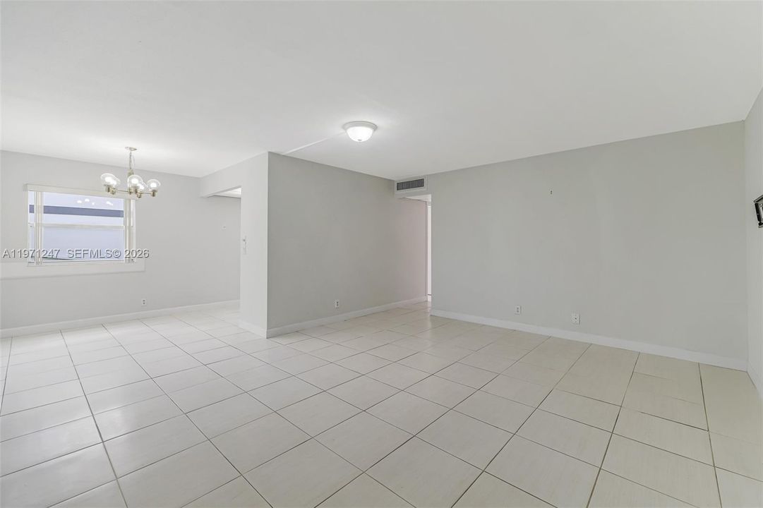 For Sale: $89,500 (2 beds, 2 baths, 880 Square Feet)