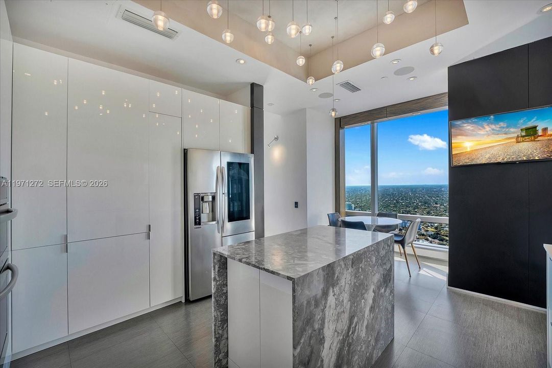 Active With Contract: $5,950,000 (3 beds, 5 baths, 3449 Square Feet)