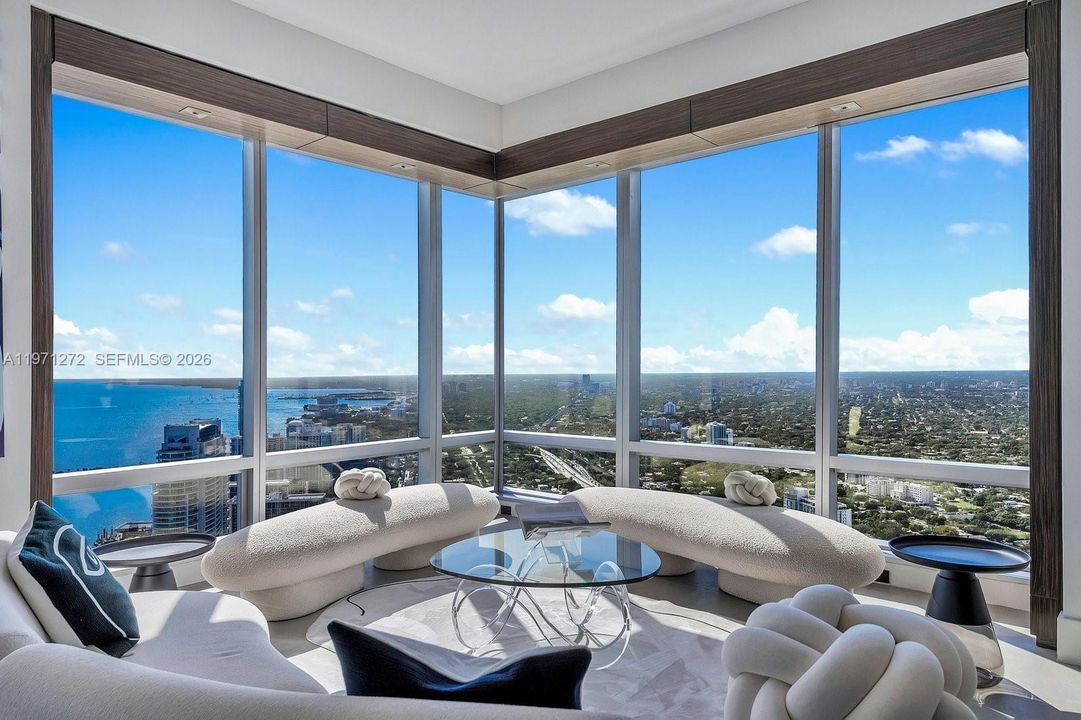 Active With Contract: $5,950,000 (3 beds, 5 baths, 3449 Square Feet)