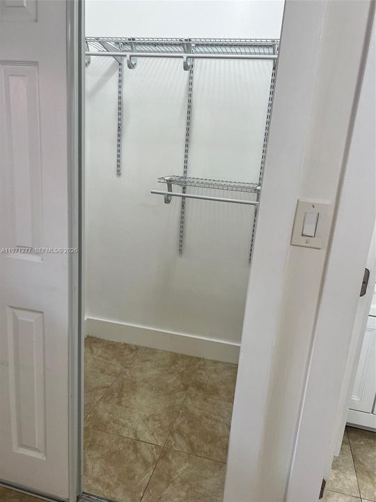 Active With Contract: $1,500 (1 beds, 1 baths, 1583 Square Feet)