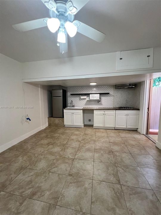 Active With Contract: $1,500 (1 beds, 1 baths, 1583 Square Feet)