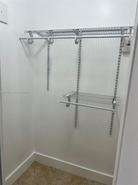 Active With Contract: $1,500 (1 beds, 1 baths, 1583 Square Feet)