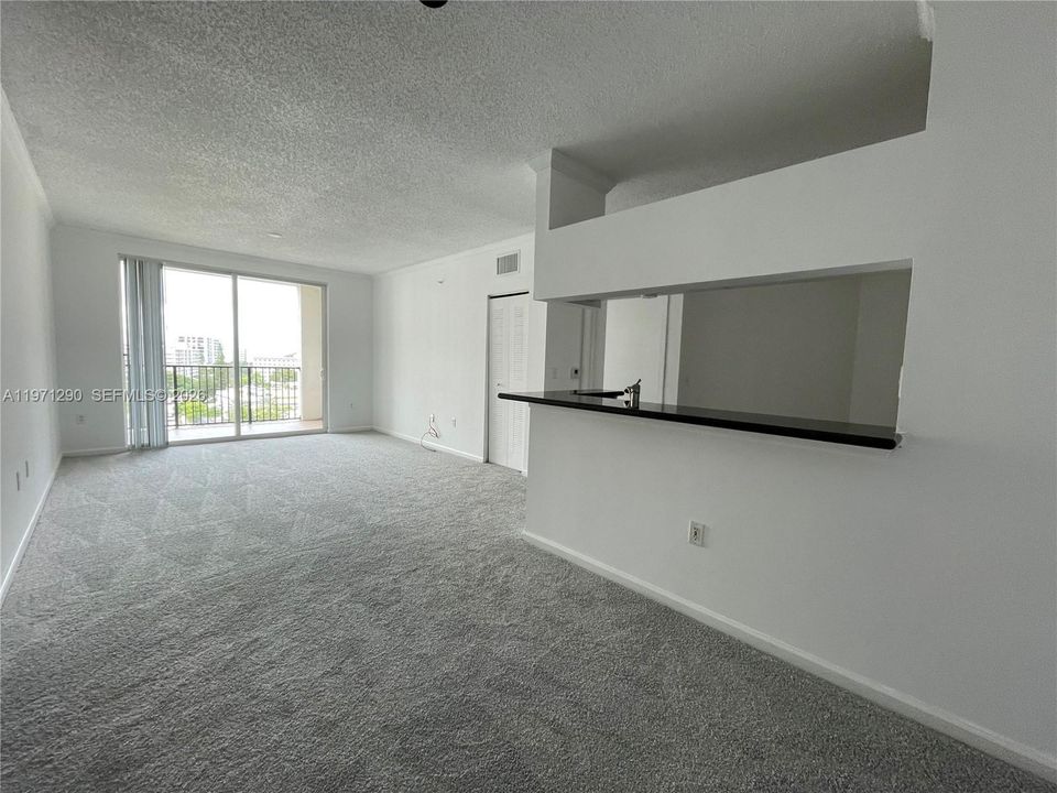 For Sale: $479,000 (2 beds, 2 baths, 1116 Square Feet)
