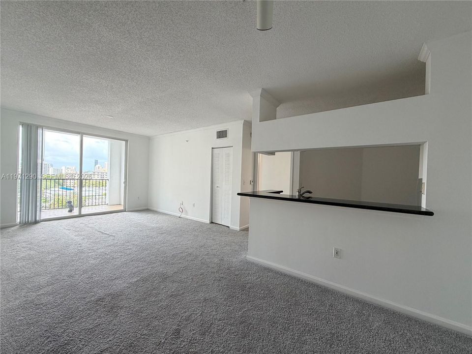For Sale: $479,000 (2 beds, 2 baths, 1116 Square Feet)
