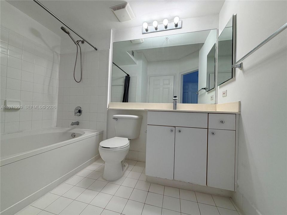For Sale: $479,000 (2 beds, 2 baths, 1116 Square Feet)