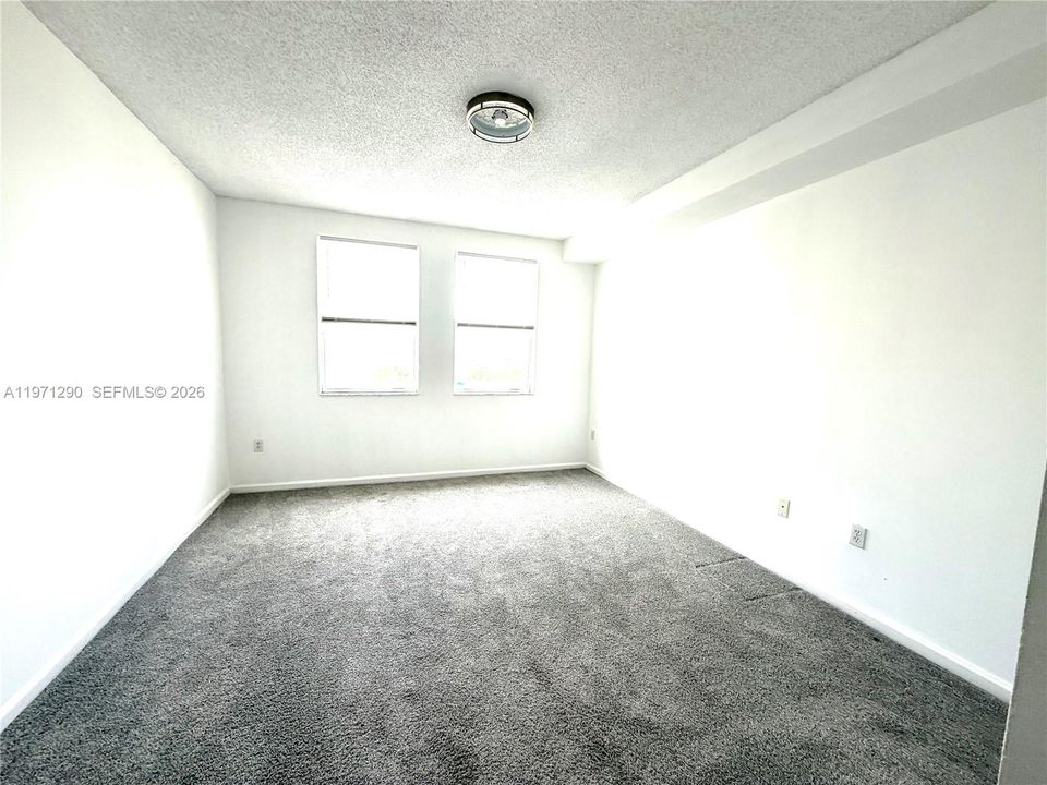 For Sale: $479,000 (2 beds, 2 baths, 1116 Square Feet)