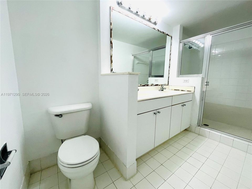 For Sale: $479,000 (2 beds, 2 baths, 1116 Square Feet)