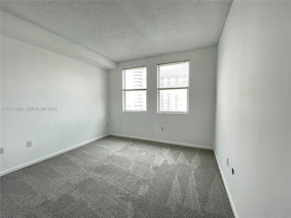 For Sale: $479,000 (2 beds, 2 baths, 1116 Square Feet)