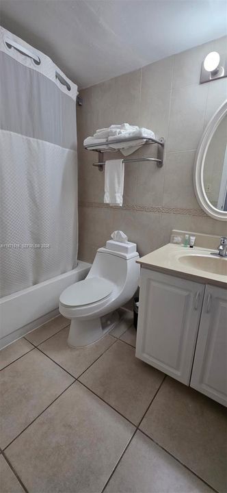 En Venta: $225,000 (0 camas, 1 baños, 360 Pies cuadrados)