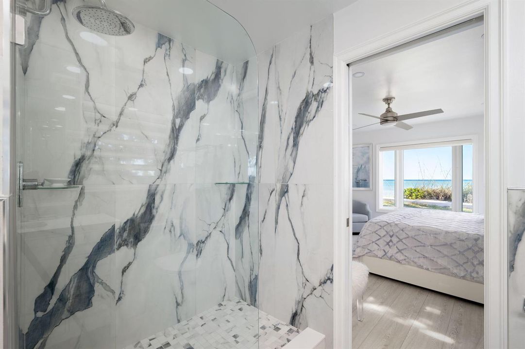 42-web-or-mls-3766 Ocean Dr-19