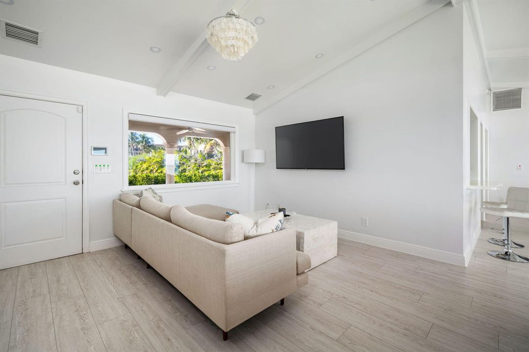 25-web-or-mls-3766 Ocean Dr-3