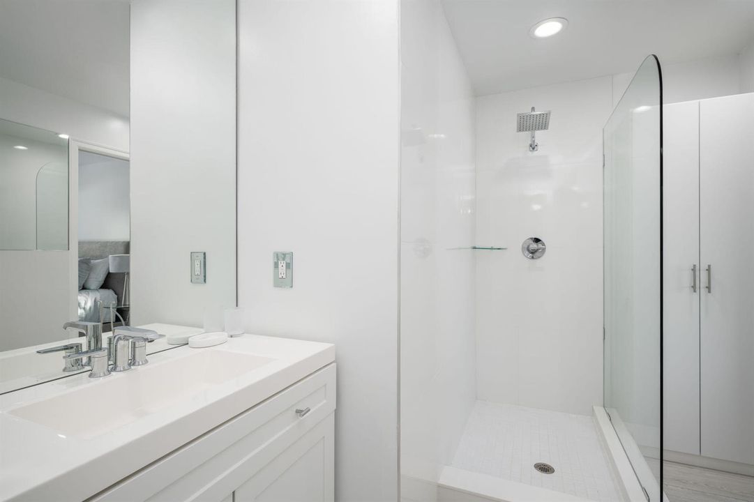 44-web-or-mls-3766 Ocean Dr-21