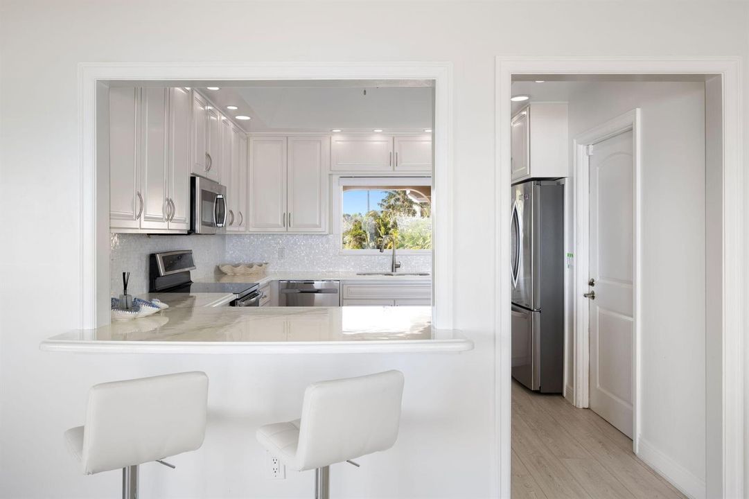 36-web-or-mls-3766 Ocean Dr-13