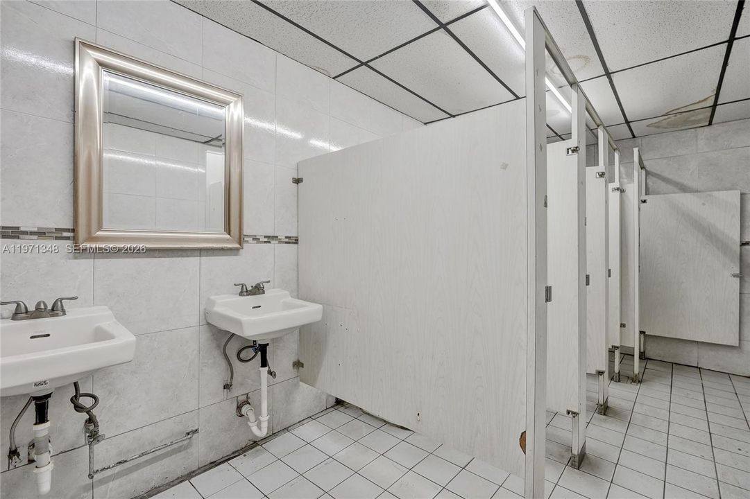 На продажу: $3,300,000 (0 спален, 0 ванн, 0 Квадратных фут)
