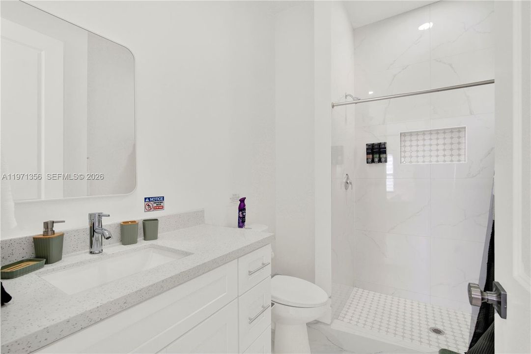 В аренду: $2,400 (3 спален, 2 ванн, 1200 Квадратных фут)