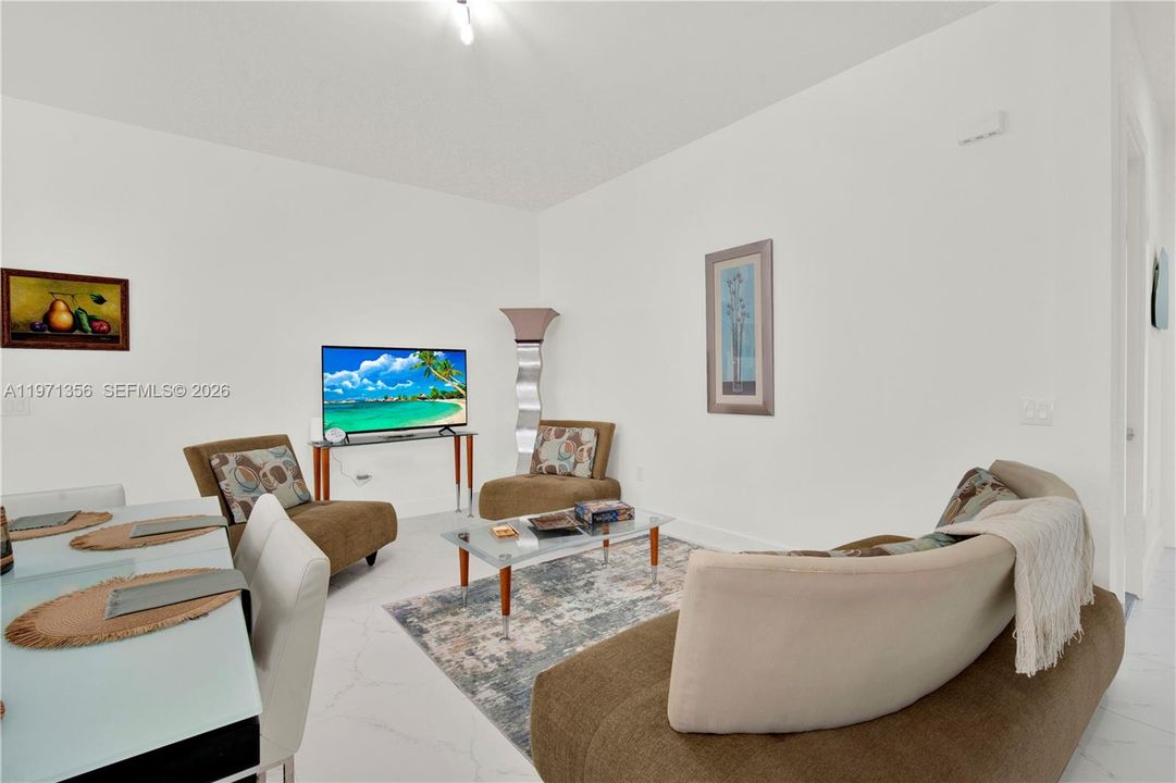 В аренду: $2,400 (3 спален, 2 ванн, 1200 Квадратных фут)