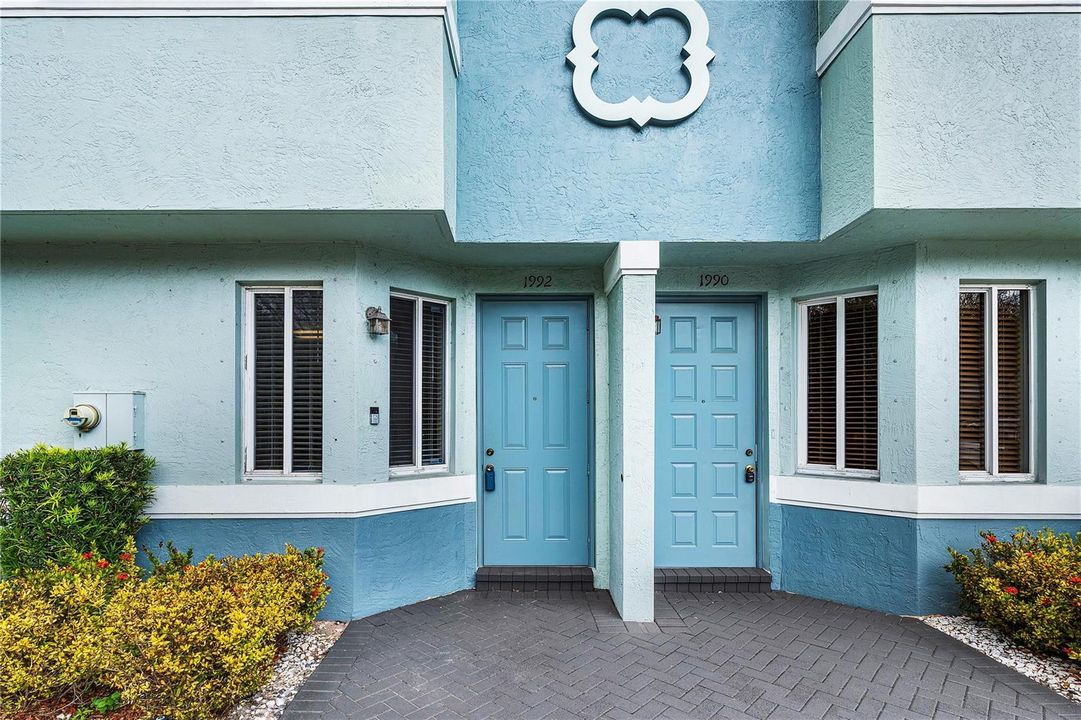 Welcome to 1992 Alamanda Way