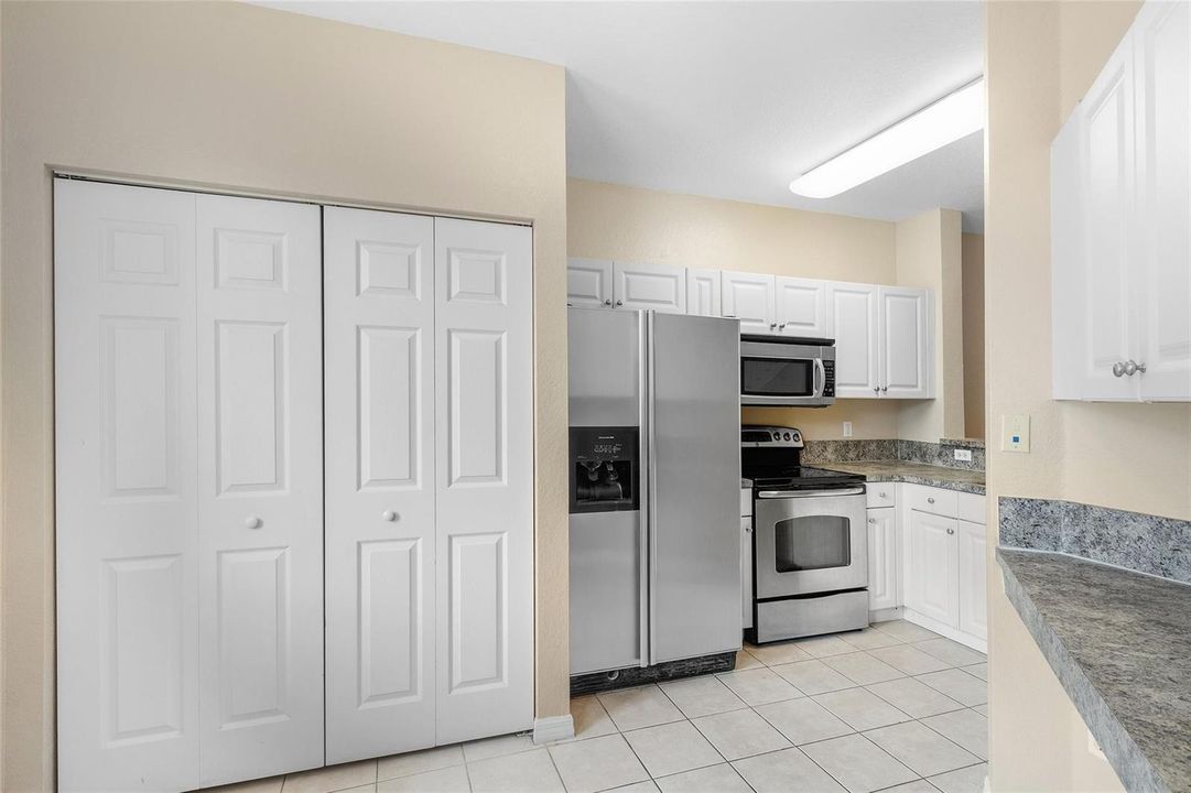 Washer/dryer located in closet