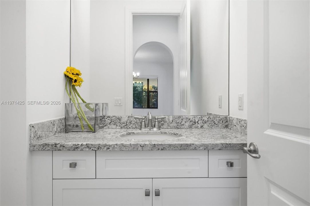 1/2 Bathroom
