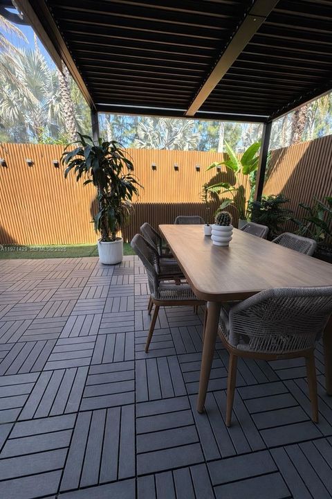 Activo con contrato: $660,000 (3 camas, 2 baños, 1777 Pies cuadrados)