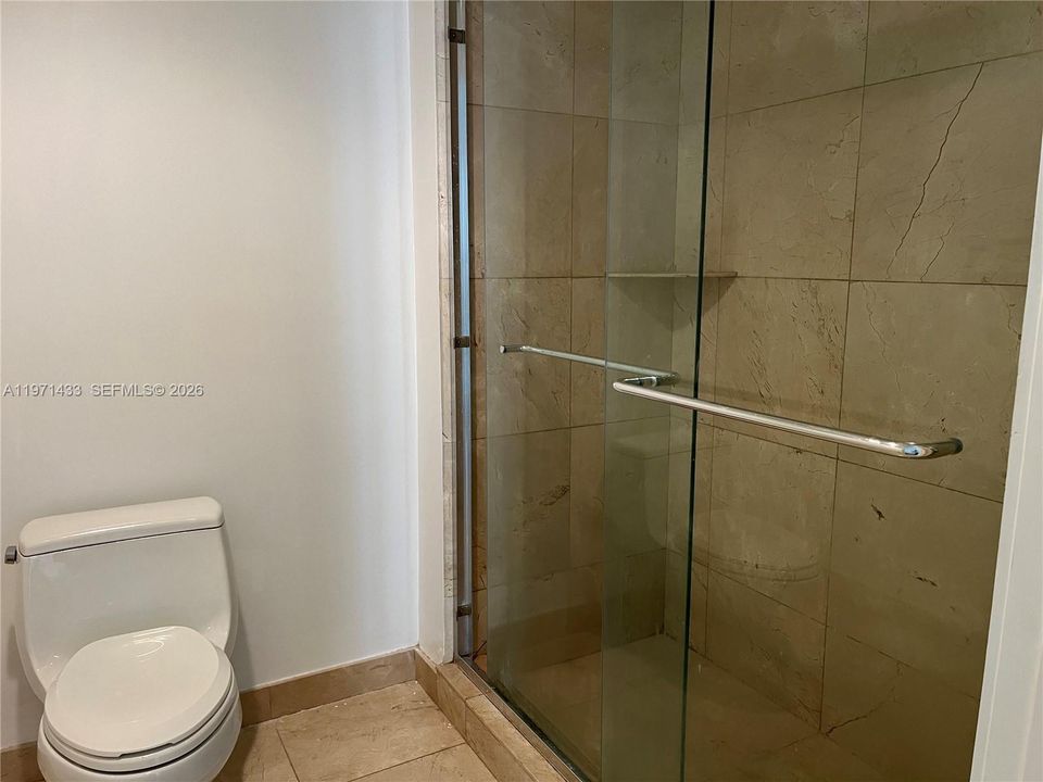 For Sale: $920,000 (1 beds, 1 baths, 883 Square Feet)