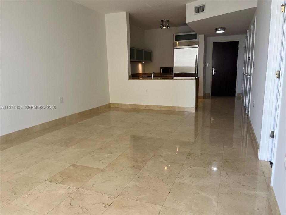 For Sale: $920,000 (1 beds, 1 baths, 883 Square Feet)